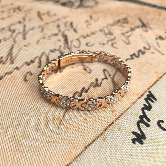 Novelle™ | Elegant Magnetic Copper Bangle